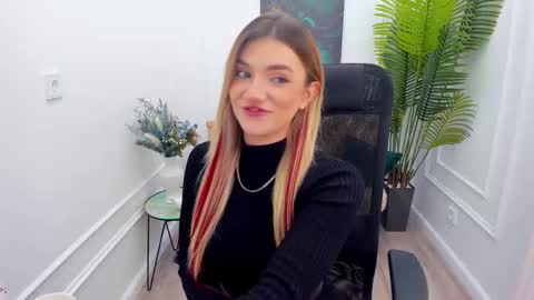 Snapshot of selenaemoore chatting on September 13, 11:40 am selenaemoore online show from September 13, 11:40 am