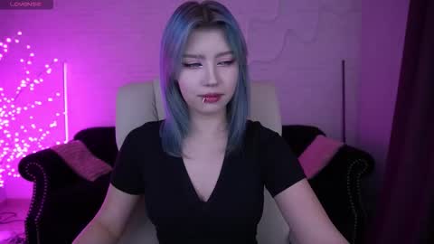 selenairis online show from March 19, 3:33 am