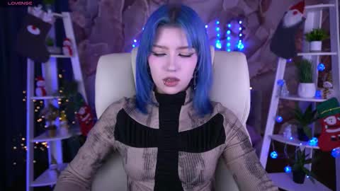 selenairis online show from December 22, 9:51 pm