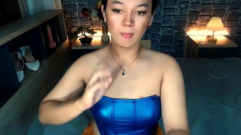 Snapshot of selenesantiago chatting on January 8, 6:52 am joan online show from January 8, 6:52 am