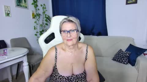 Selenna online show from February 2, 7:13 pm