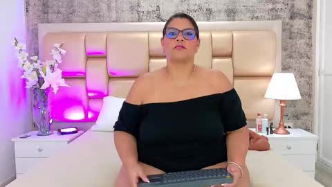 Selenna Cooper online show from December 1, 11:58 am