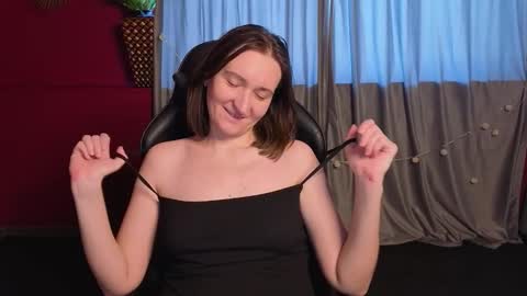 selestiasonata online show from February 23, 6:57 am