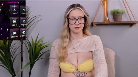 Selina Mae online show from October 18, 3:31 am