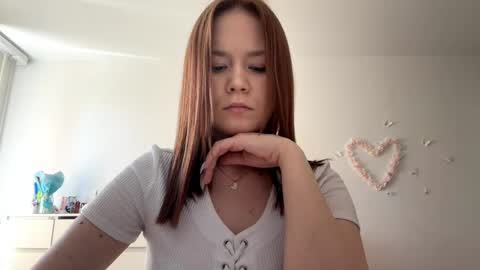 Lily online show from May 10, 9:11 am