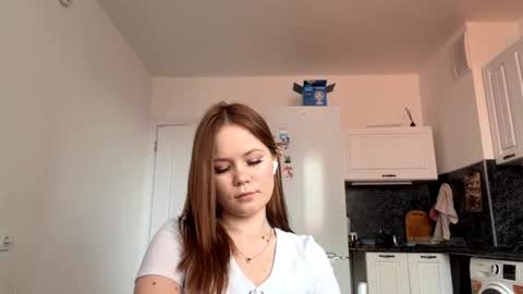 Lily online show from June 18, 9:14 am