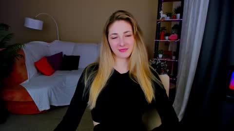 sensitiveheartt online show from March 10, 8:24 pm