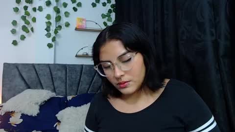 Camille and sophie online show from January 29, 1:37 am