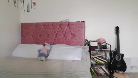 serenity_crystal online show from March 8, 3:54 pm