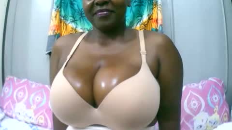 sexxi_ebony online show from November 13, 12:42 am