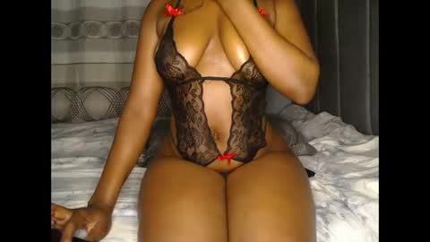 Snapshot of sexxy_bobo chatting on September 25, 3:05 am sexxy bobo online show from September 25, 3:05 am