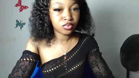 sexy_bluey247 online show from December 16, 3:34 am