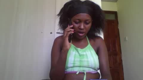 Snapshot of sexy_ebony_bliss chatting on January 25, 12:52 pm adasa online show from January 25, 12:52 pm