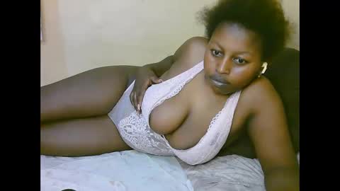 sexy_latasha online show from October 28, 7:30 pm