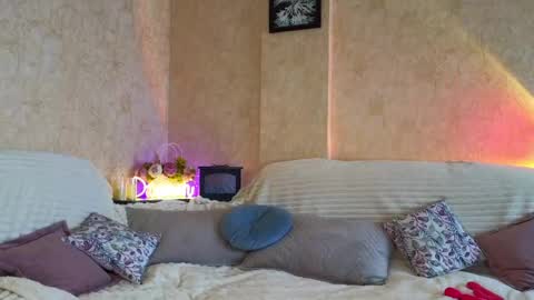 Leslie online show from April 22, 10:34 am