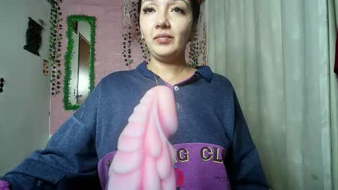 sexy lolas online show from February 26, 8:02 am