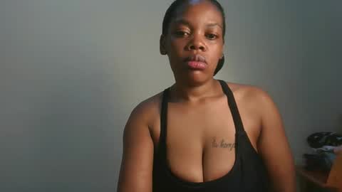 sexy_lyna online show from January 13, 5:57 am