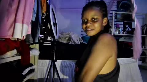 Lyn online show from July 12, 2:56 am