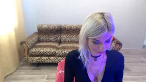 sexybeatriice online show from November 12, 7:50 am