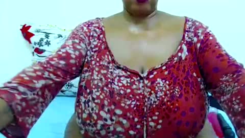 Snapshot of sexyebonylove89 chatting on January 30, 1:44 am sexyebonylove89 online show from January 30, 1:44 am