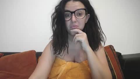 Snapshot of sexyerikka chatting on October 23, 2:17 am Eva online show from October 23, 2:17 am