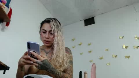 Mary online show from January 8, 8:07 am