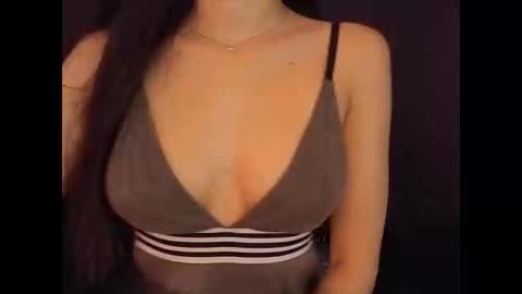 Snapshot of sexyideusa chatting on December 20, 3:42 pm Sexy online show from December 20, 3:42 pm