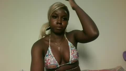 SexyKitty online show from June 17, 8:32 pm
