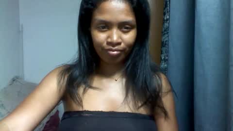 Snapshot of sexylarra12 chatting on October 23, 9:48 am sexylarra12 online show from October 23, 9:48 am