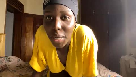 sexymomoh online show from April 28, 4:44 pm