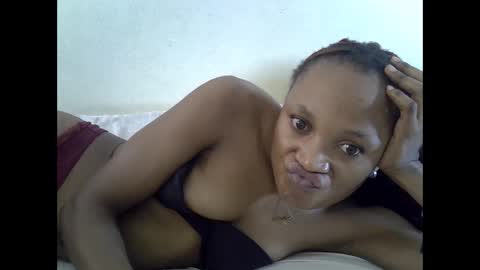 Snapshot of sexypetite4 chatting on September 28, 12:32 pm SHARON online show from September 28, 12:32 pm