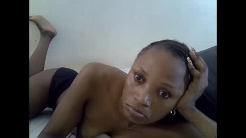 Snapshot of sexypetite4 chatting on October 17, 6:49 am SHARON online show from October 17, 6:49 am