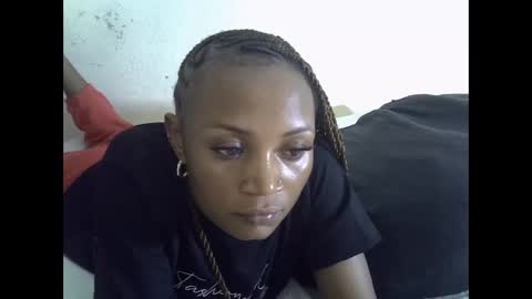 Snapshot of sexypetite4 chatting on October 5, 6:02 pm SHARON online show from October 5, 6:02 pm