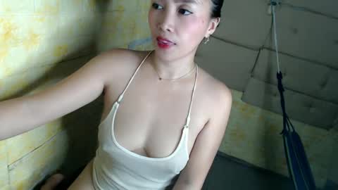 Snapshot of sexypinaymiya chatting on March 7, 6:35 am Miyah online show from March 7, 6:35 am