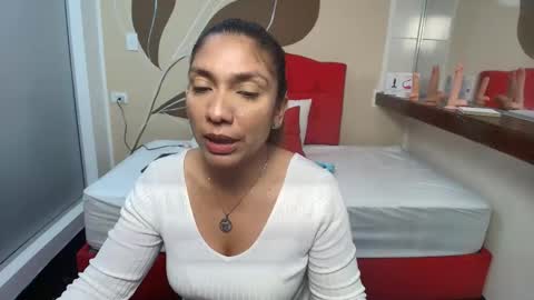 Snapshot of sexyrachel_ chatting on September 23, 2:15 pm R A C H E L online show from September 23, 2:15 pm