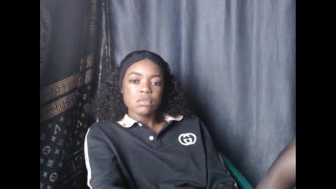 Snapshot of sexyxbunnyxx chatting on December 2, 8:48 am Blue online show from December 2, 8:48 am