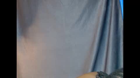 Snapshot of sexyxbunnyxx chatting on March 11, 7:03 am Blue online show from March 11, 7:03 am