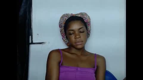 Snapshot of sexyxbunnyxx chatting on February 2, 7:14 pm Blue online show from February 2, 7:14 pm