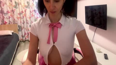 Snapshot of sexyycouple22 chatting on January 18, 6:45 am Sexycouple online show from January 18, 6:45 am