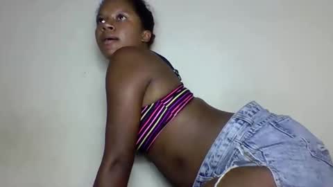 shainnah online show from November 18, 2:51 pm