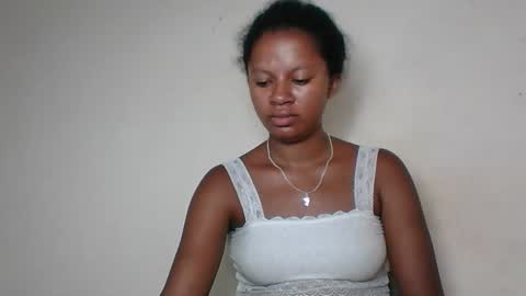 shainnah online show from November 23, 5:25 pm