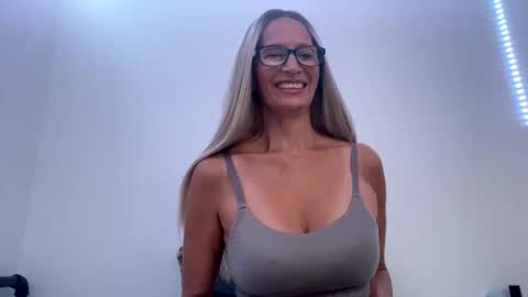 Shaman Woman online show from May 8, 3:10 am