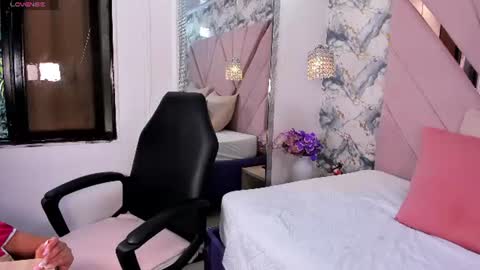 Shamara Thomson online show from June 16, 10:22 pm