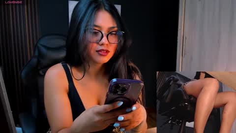 Snapshot of shanabellucy chatting on October 7, 7:18 pm onlyfans shanabellucy online show from October 7, 7:18 pm