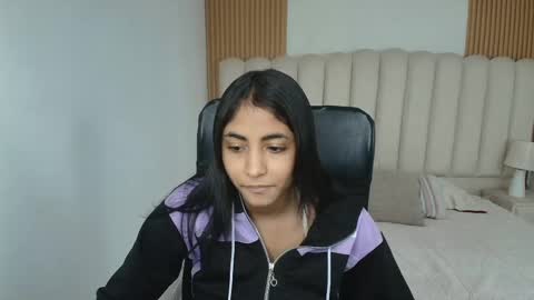 shanelle online show from April 15, 3:18 am