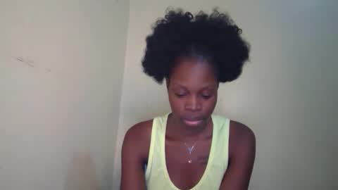 Snapshot of shania_sleigh chatting on March 10, 7:07 pm shania_sleigh online show from March 10, 7:07 pm