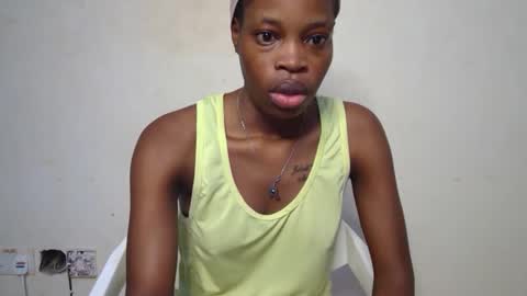 Snapshot of shania_sleigh chatting on December 29, 10:01 am shania_sleigh online show from December 29, 10:01 am