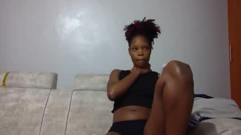 Snapshot of shania_sleigh chatting on January 7, 6:03 pm shania_sleigh online show from January 7, 6:03 pm
