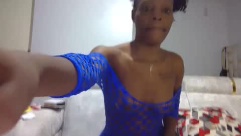 Snapshot of shania_sleigh chatting on January 5, 9:03 pm shania_sleigh online show from January 5, 9:03 pm