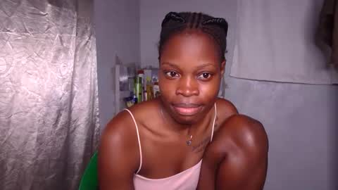 Snapshot of shania_sleigh chatting on October 8, 7:07 pm shania_sleigh online show from October 8, 7:07 pm